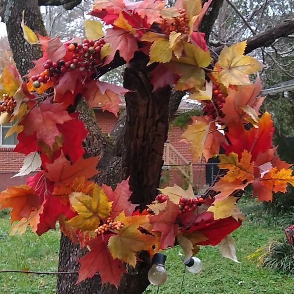 Natural and Silk Autumn Wreath - Picture 1 of 2